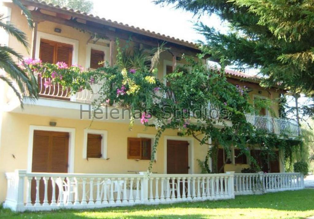 Helena'S Studios Livathos  Exterior photo